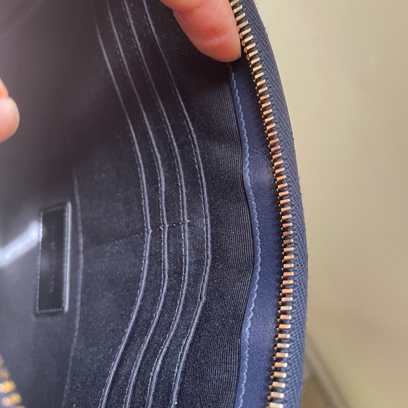 * SOLD* AUTHENTIC SAINT LAURENT YSL CASSANDRE POUCH IN QUILTED LEATHER - Picture 12 of 13